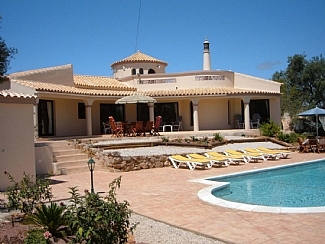 Country Houses to rent in Alte, Algarve, Portugal